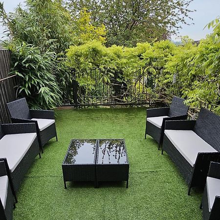 The Hive 4 Bed House Pool Table Air-Con Villa Maidstone Bagian luar foto