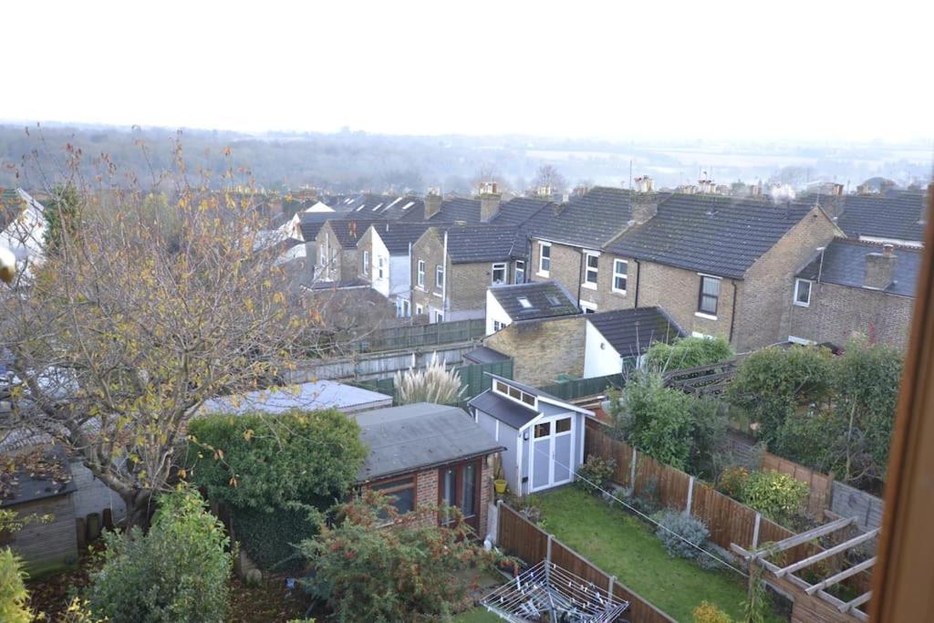 The Hive 4 Bed House Pool Table Air-Con Villa Maidstone Bagian luar foto