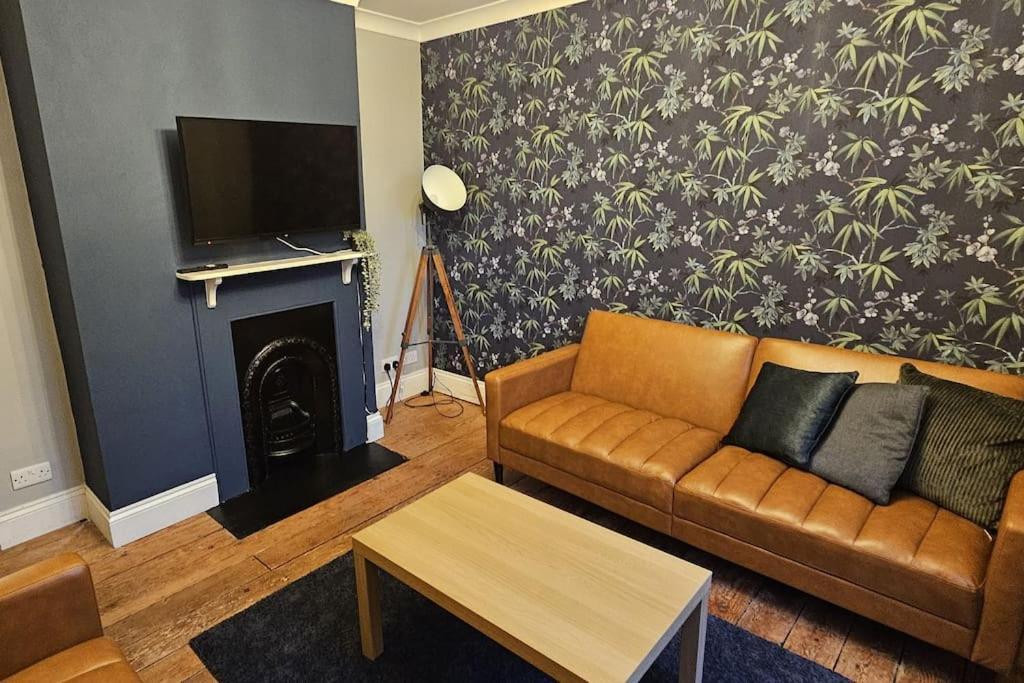 The Hive 4 Bed House Pool Table Air-Con Villa Maidstone Bagian luar foto